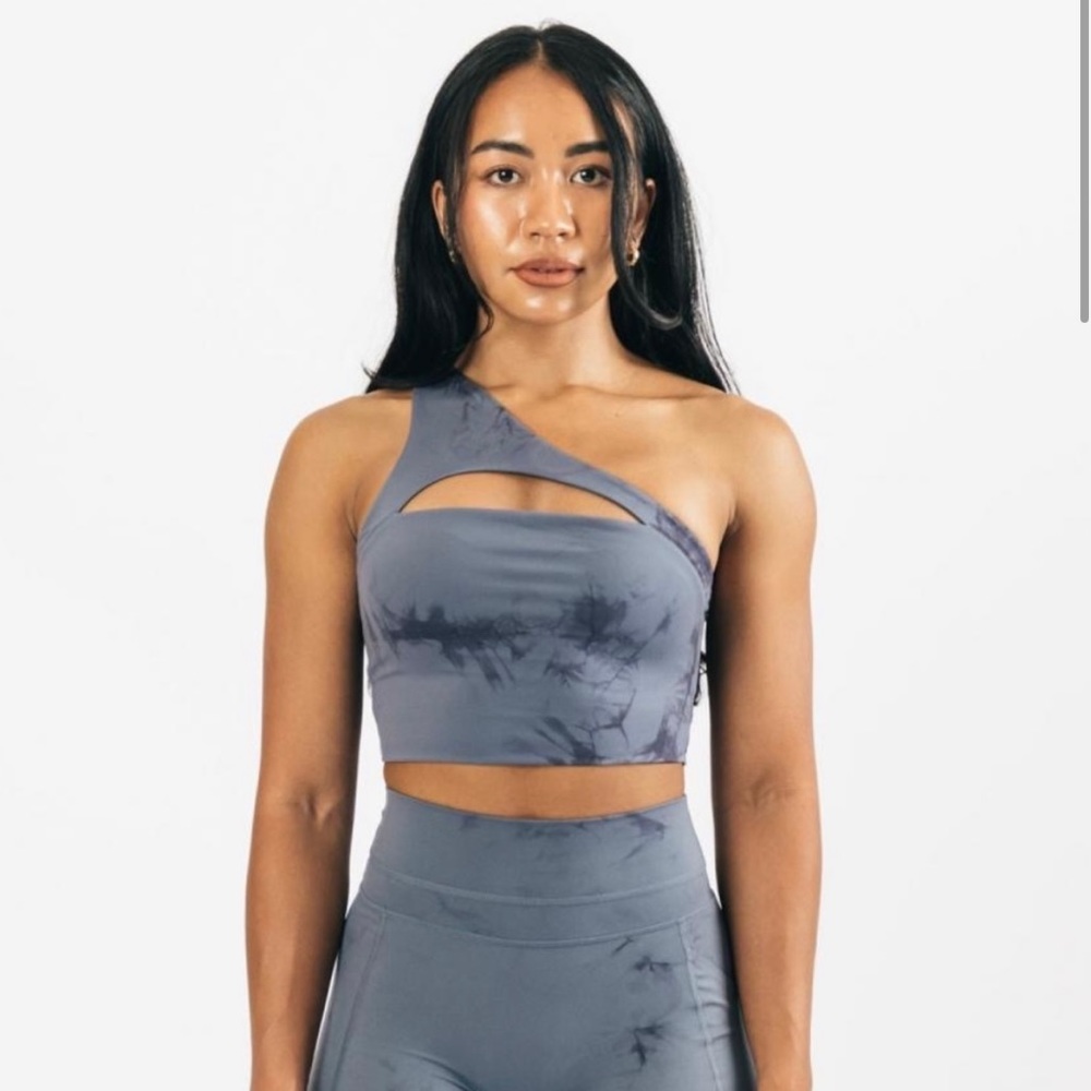 Alphalete ALPHALUX ASYMMETRICAL BRA